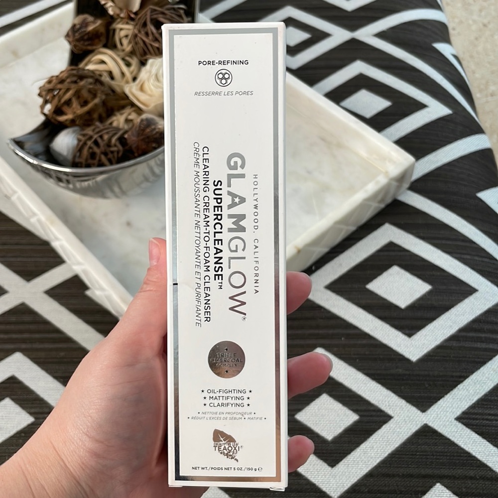 GLAMGOW Super Cleanser with Triple Charcoal Complex